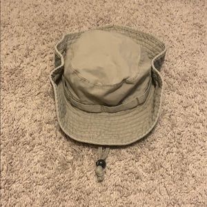 Bucket hat